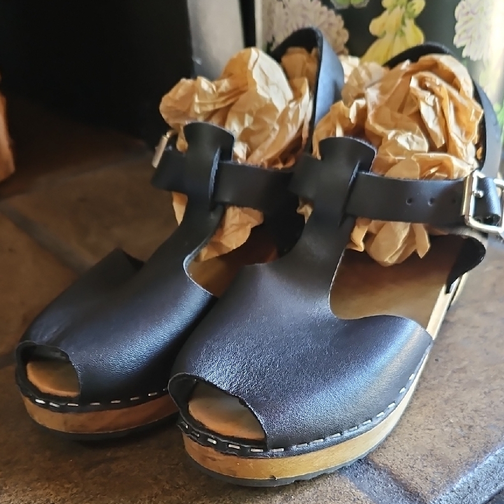 Black Leather Women's Sandals